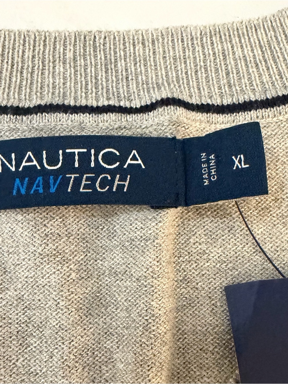 Nautica Men’s XL Light Gray V-Neck Sweater Vest Classic dress Up or Down - Picture 3 of 8